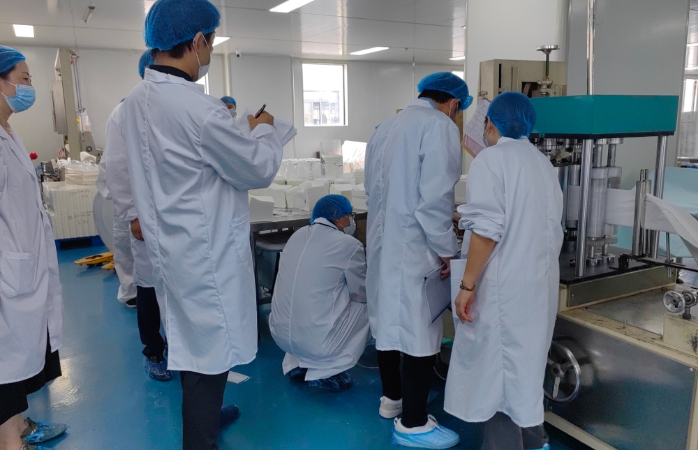 Custom packaging line for disposable towel and dry wipes