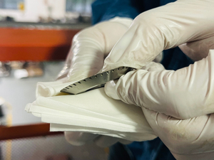 Wiping cloths for metal processing and mechanical manufacturing